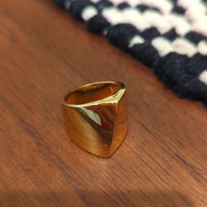 Banana Republic Wave Band Ring, Gold, Size 7